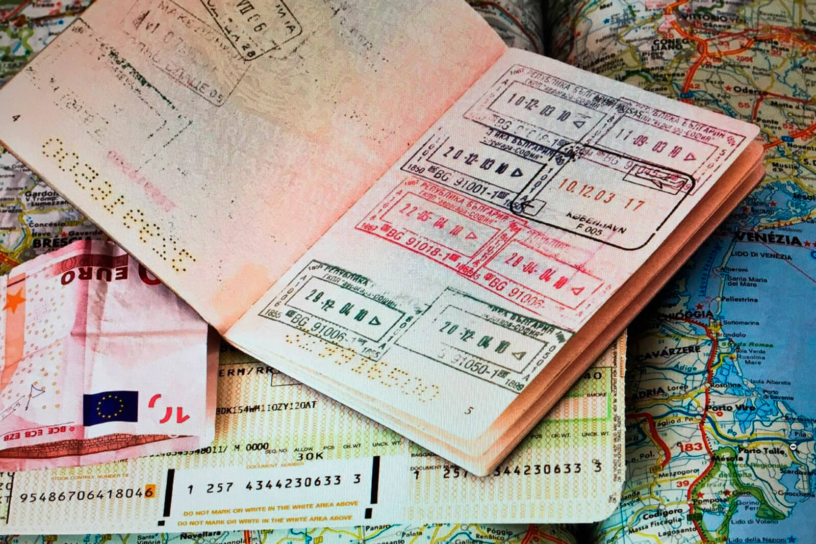 Что такое виза, и каковы особенности ее получения?