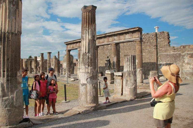 Что посмотреть в Помпеях и как туда добраться?