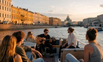 Музыкальная прогулка на катере по каналам Петербурга